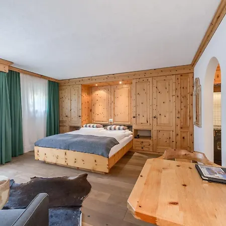 赛瓦斯精品酒店