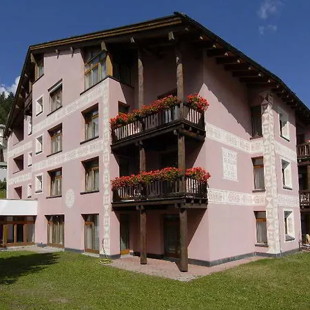 Boutique Cervus Hotel St Moritz