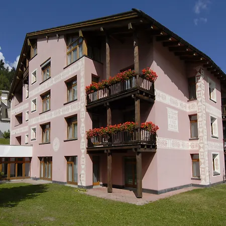 Boutique Cervus Hotel 3*